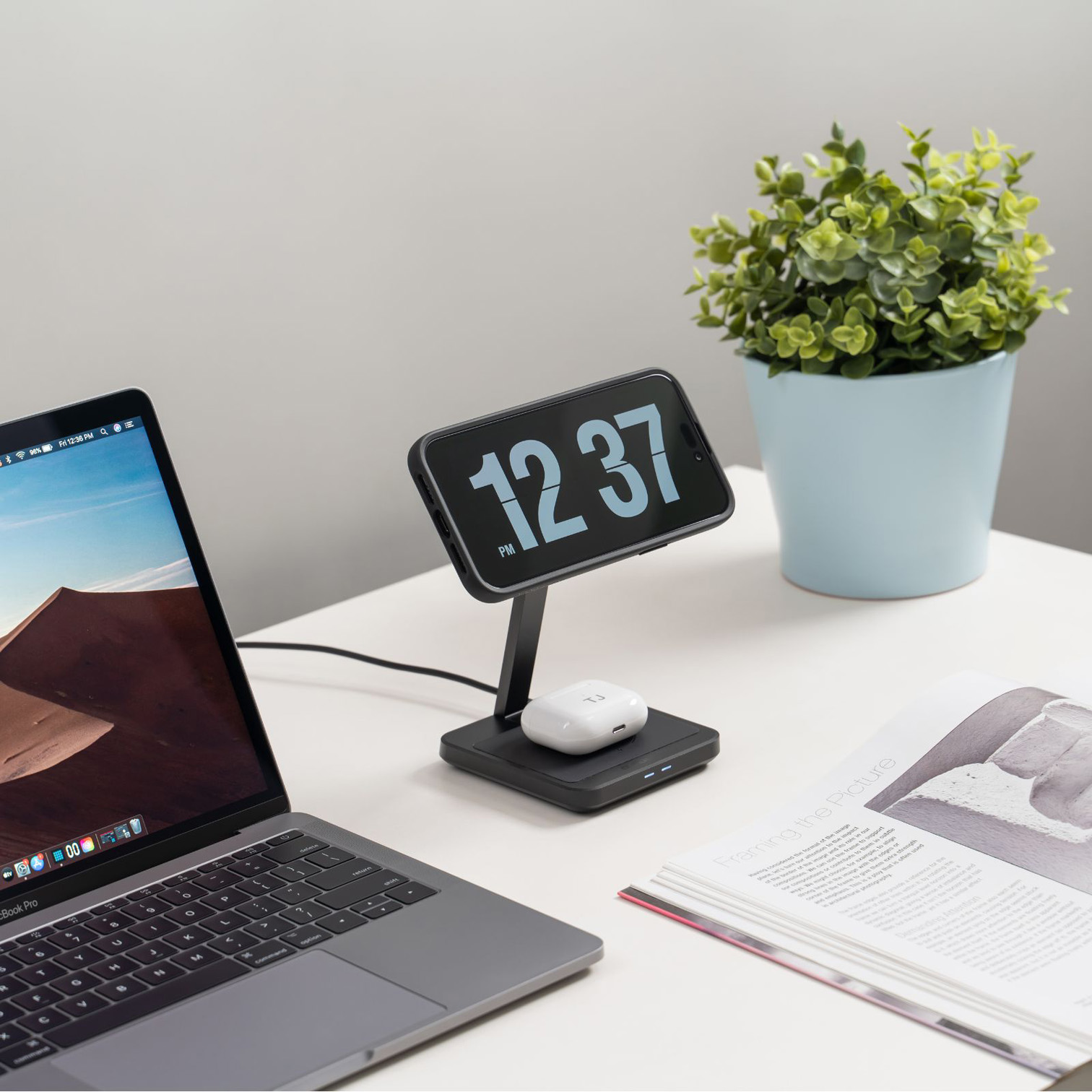 Quad Lock MAG Dual Desktop Wireless Charger Quad Lock MAG Dual Desktop Wireless Charger - Image 4