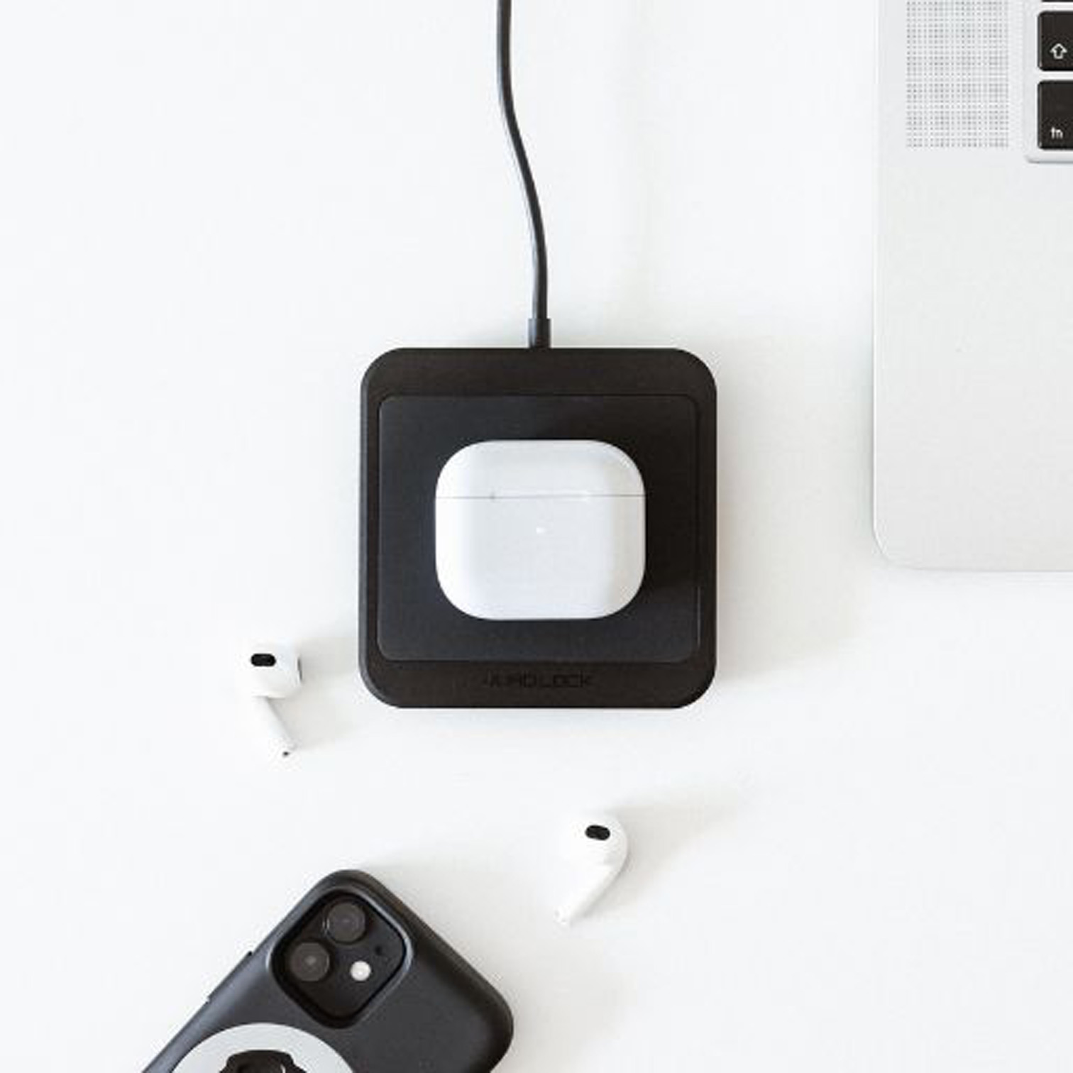 Quad Lock Wireless Charging Pad Quad Lock Wireless Charging Pad - Image 2