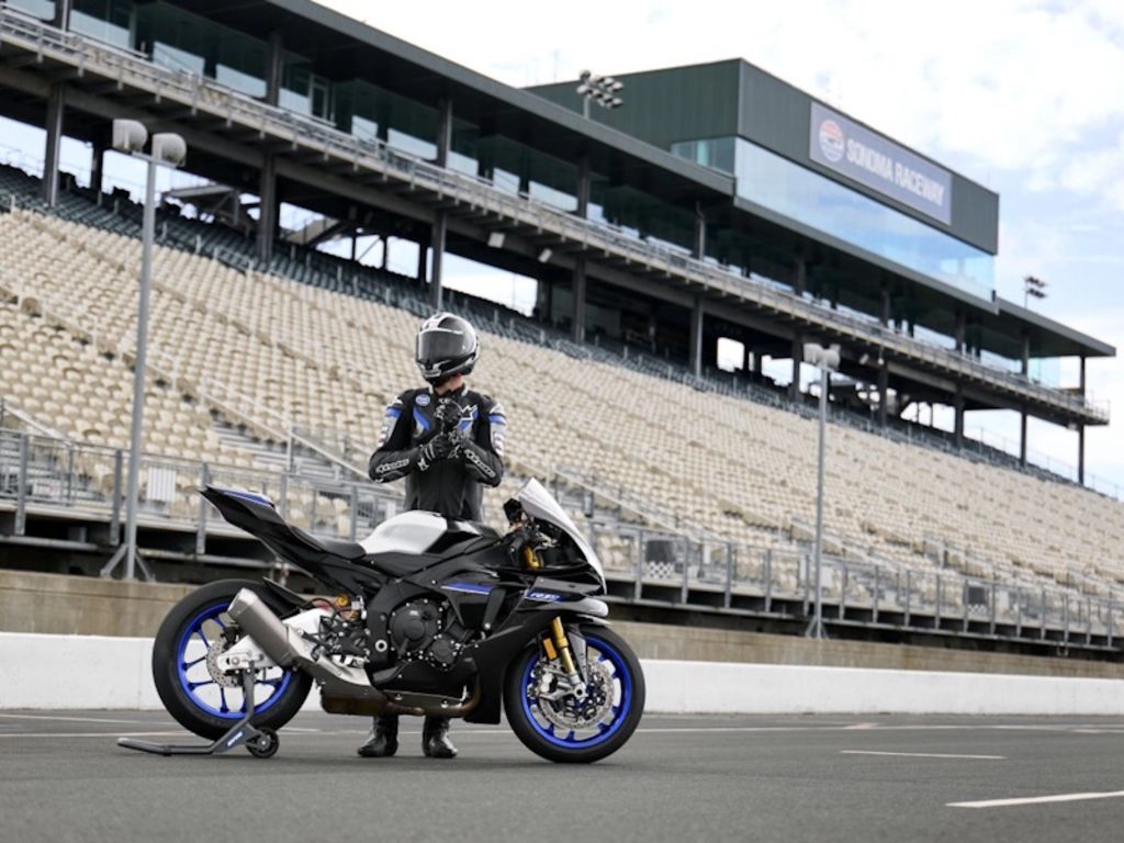 2026 Yamaha YZFR1M Base 2026 Yamaha YZFR1M Base - Image 11