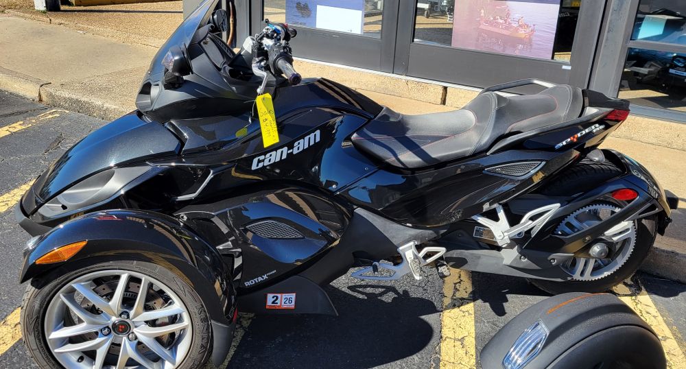 Pre-owned 2016 CAN AM Spyder RS (10,719 miles) Pre-owned 2016 CAN AM Spyder RS (10,719 miles) - Image 5