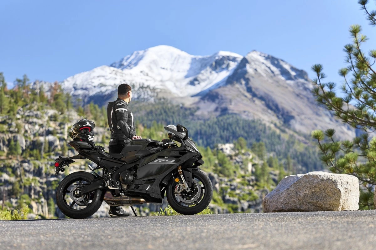 2027 Yamaha YZF R9 2027 Yamaha Yamaha YZF R9 - Image 9