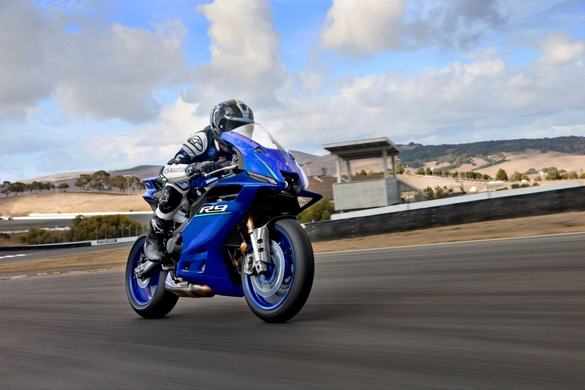 2027 Yamaha YZF R9 2027 Yamaha Yamaha YZF R9 - Image 39