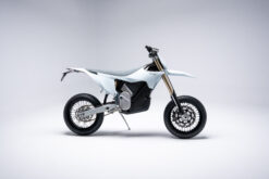 2026 Stark  Stark VARG SM - Alpha 80hp - Snow White - Hand brake - Medium 75-90 kg